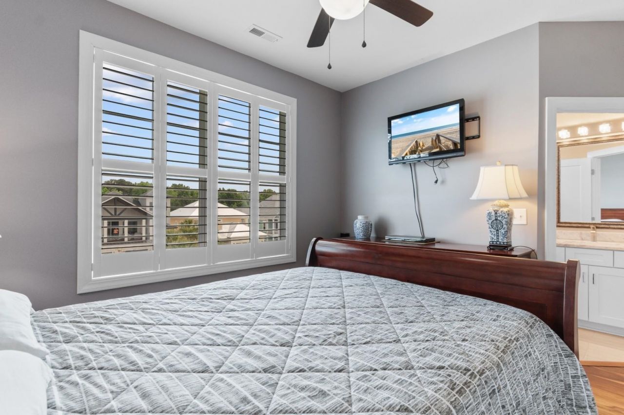 338 Harbour View Dr. Photo 24