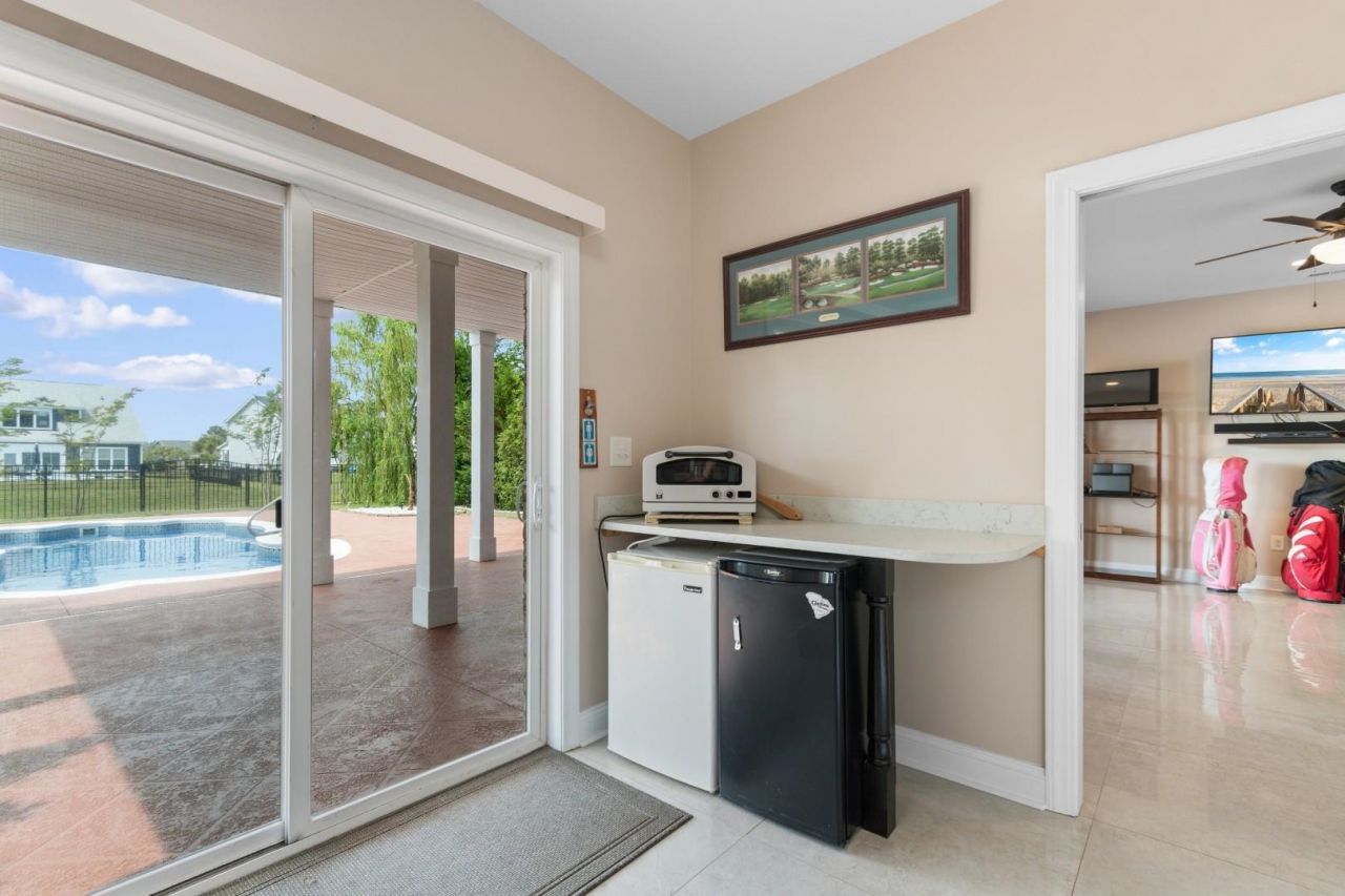 338 Harbour View Dr. Photo 29