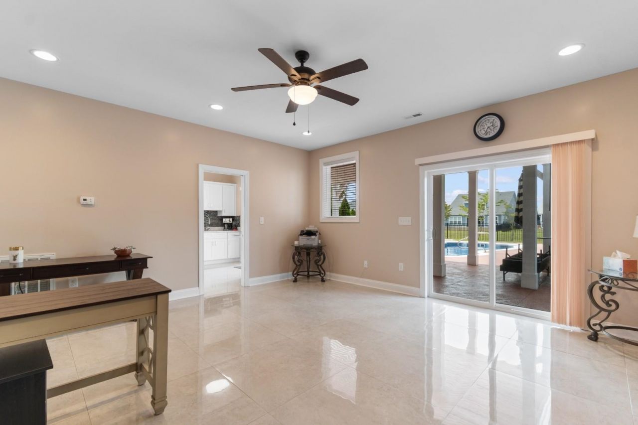 338 Harbour View Dr. Photo 30