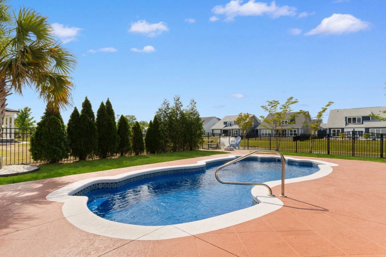 338 Harbour View Dr. Photo 35