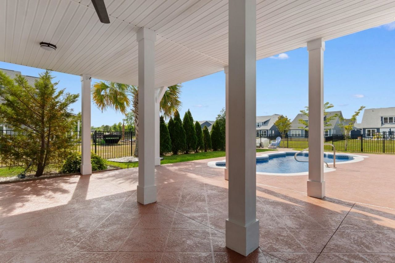 338 Harbour View Dr. Photo 37