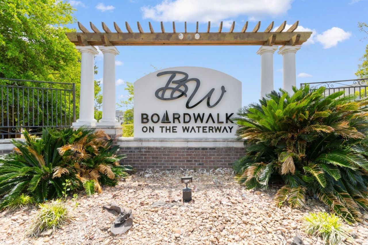 338 Harbour View Dr. Photo 42