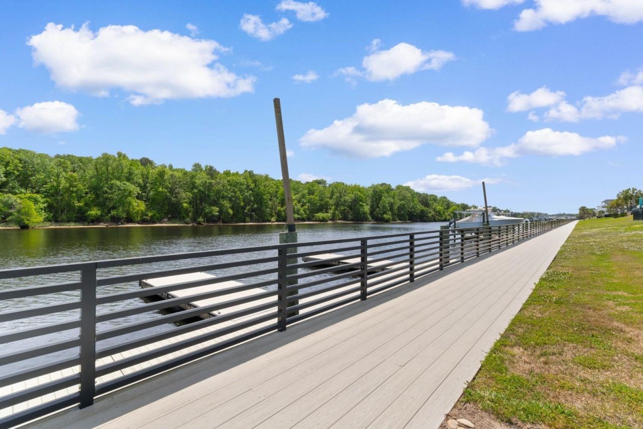 338 Harbour View Dr. Photo 44