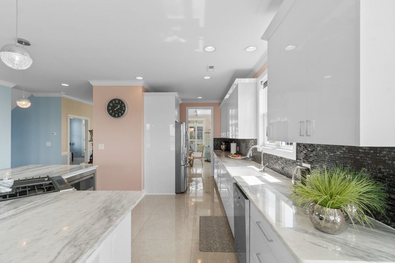 338 Harbour View Dr. Photo 7