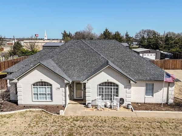 514 Preston Drive, Pottsboro, TX 75076