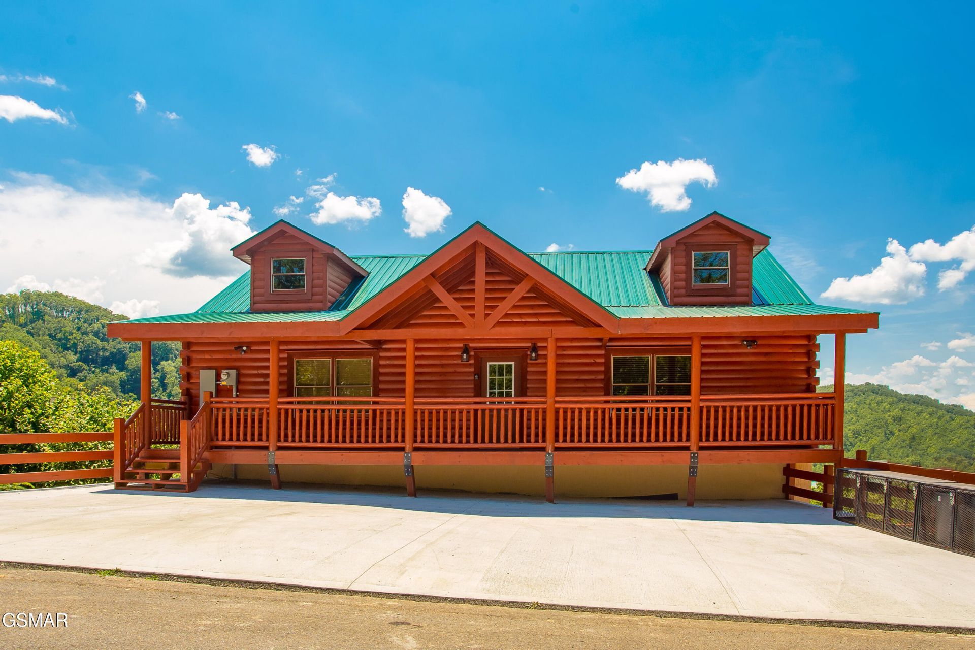 3270 Lonesome Pine Way, Sevierville, TN 37862 Main Photo
