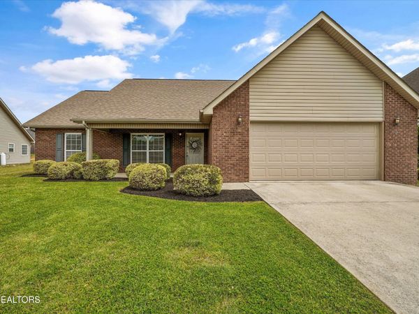 1132 Cherbourg Drive, Maryville, TN 37801