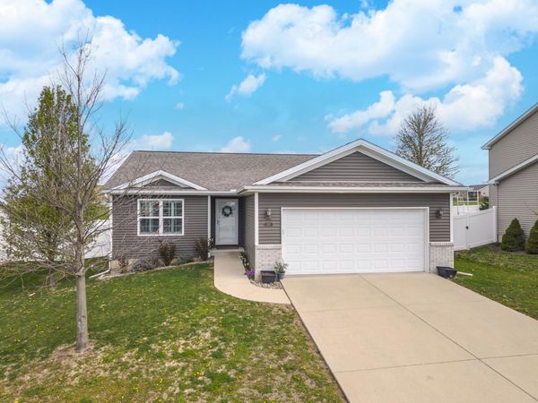 212 Springdale Avenue, Bloomington, IL 61704