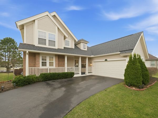 490 Beckett Crossing Drive , Mundelein, IL 60060