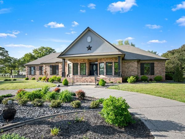 2003 Irby Ln, Murfreesboro, TN 37127