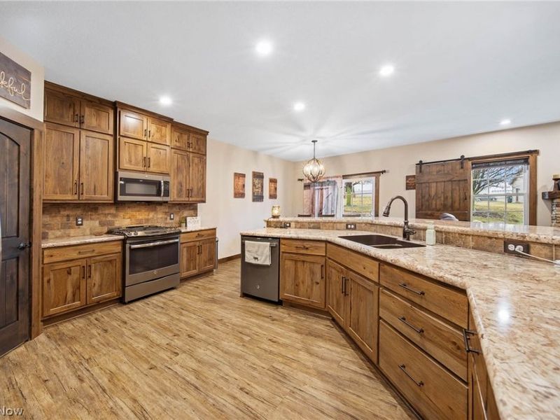 31 Shannon Drive, Apple Creek, OH 44606 Photo 3