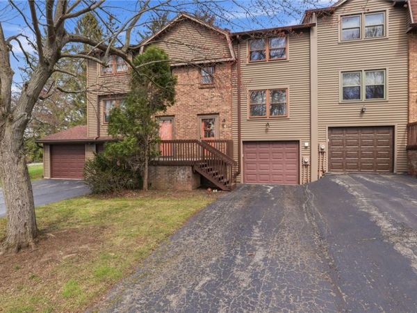 4 Chesterton Court, Fairport, NY 14450