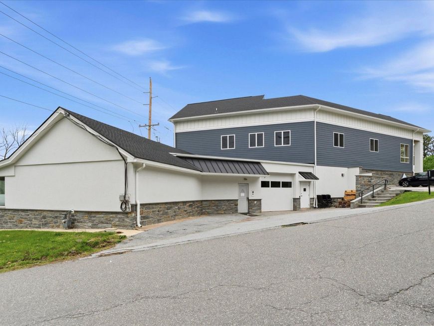 2090 Dutton Mill Road, Unit 300, Newtown Square, PA 19073 Main Photo