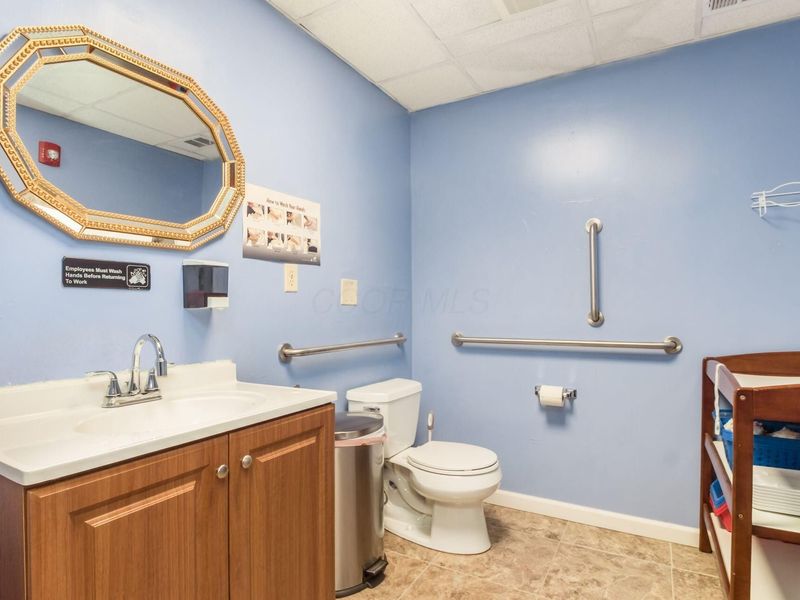 3719 Broadway, Grove City, OH 43123 Photo 14