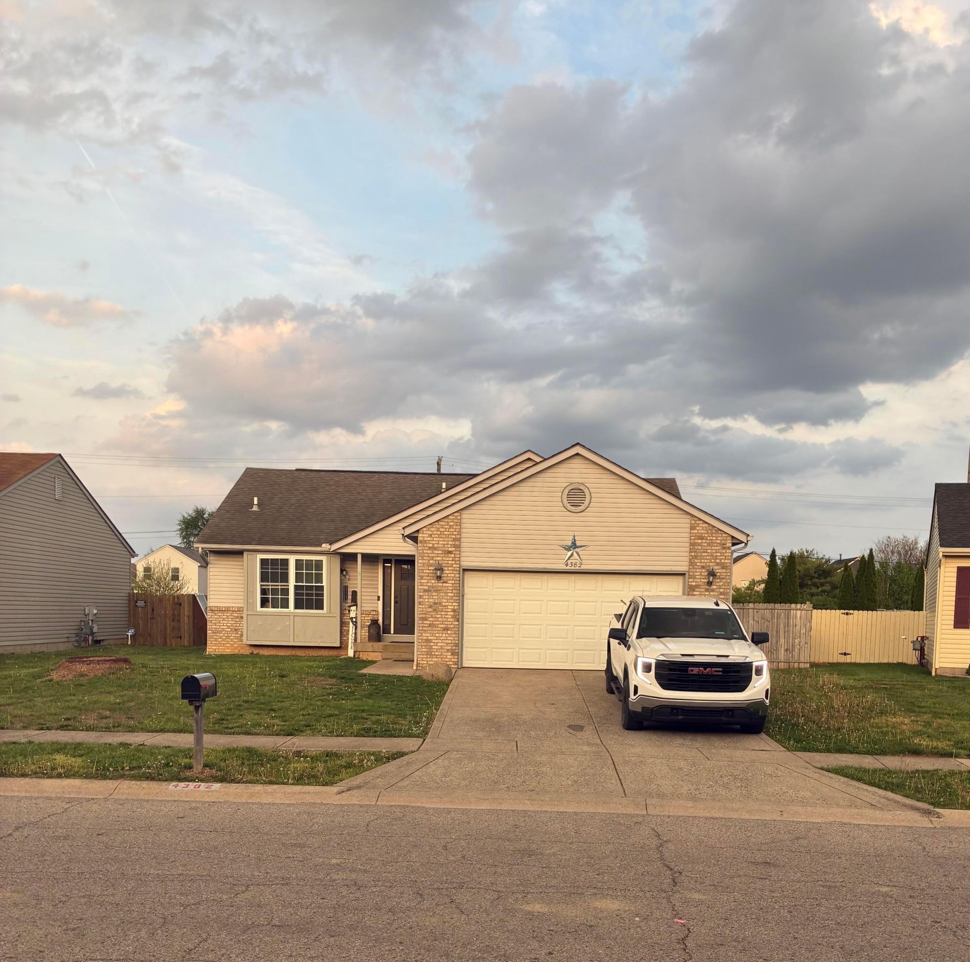 4382 Catamaran Drive, Columbus, OH 43207 Main Photo