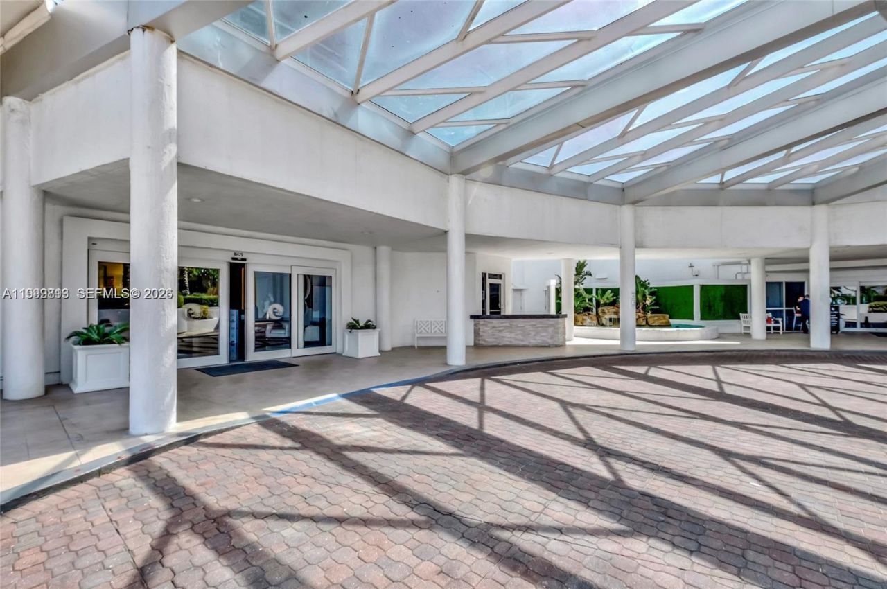 16425 Collins Ave, Unit 1612, Sunny Isles Beach, FL 33160 Photo
