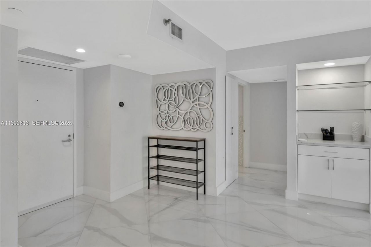 16425 Collins Ave, Unit 1612, Sunny Isles Beach, FL 33160 Photo