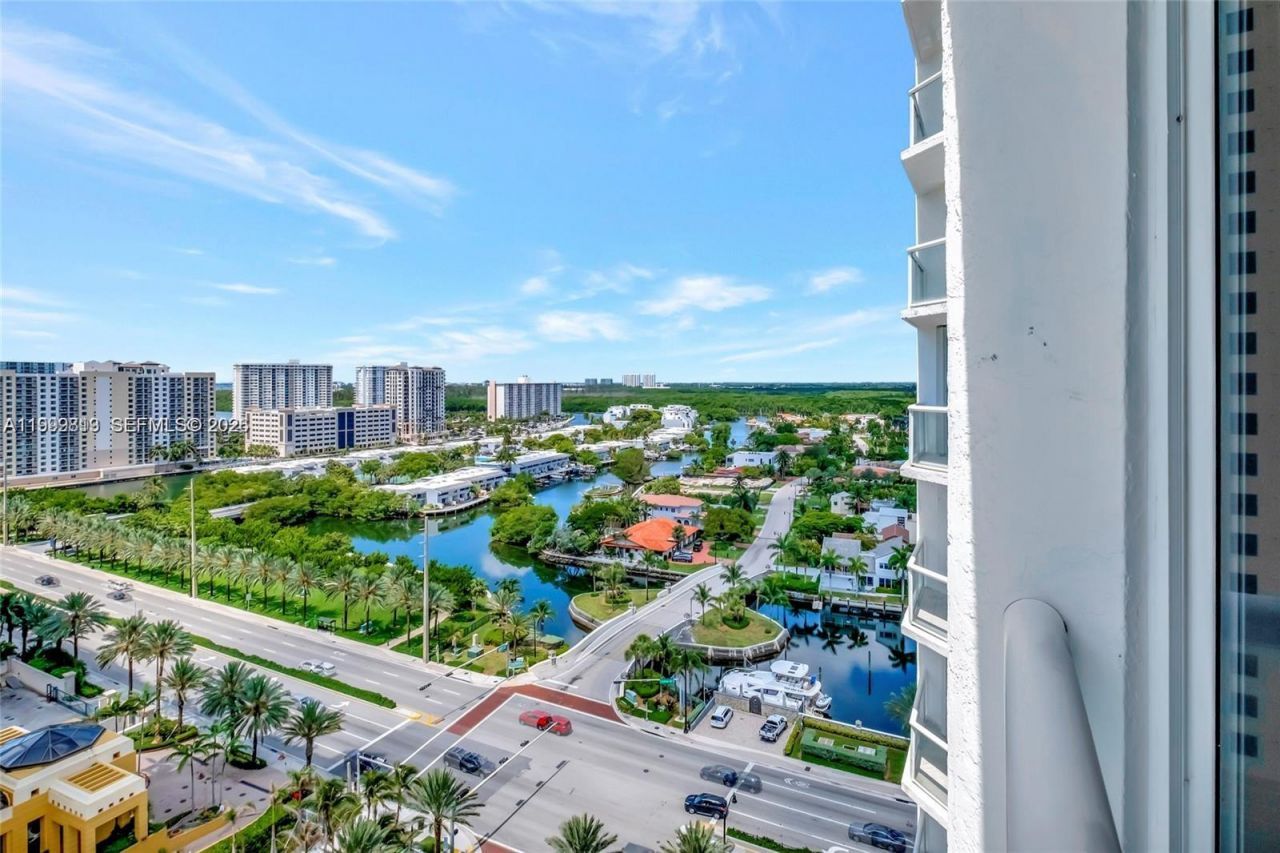 16425 Collins Ave, Unit 1612, Sunny Isles Beach, FL 33160 Photo