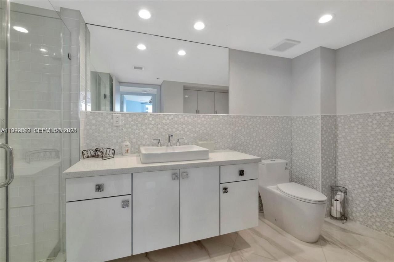 16425 Collins Ave, Unit 1612, Sunny Isles Beach, FL 33160 Photo