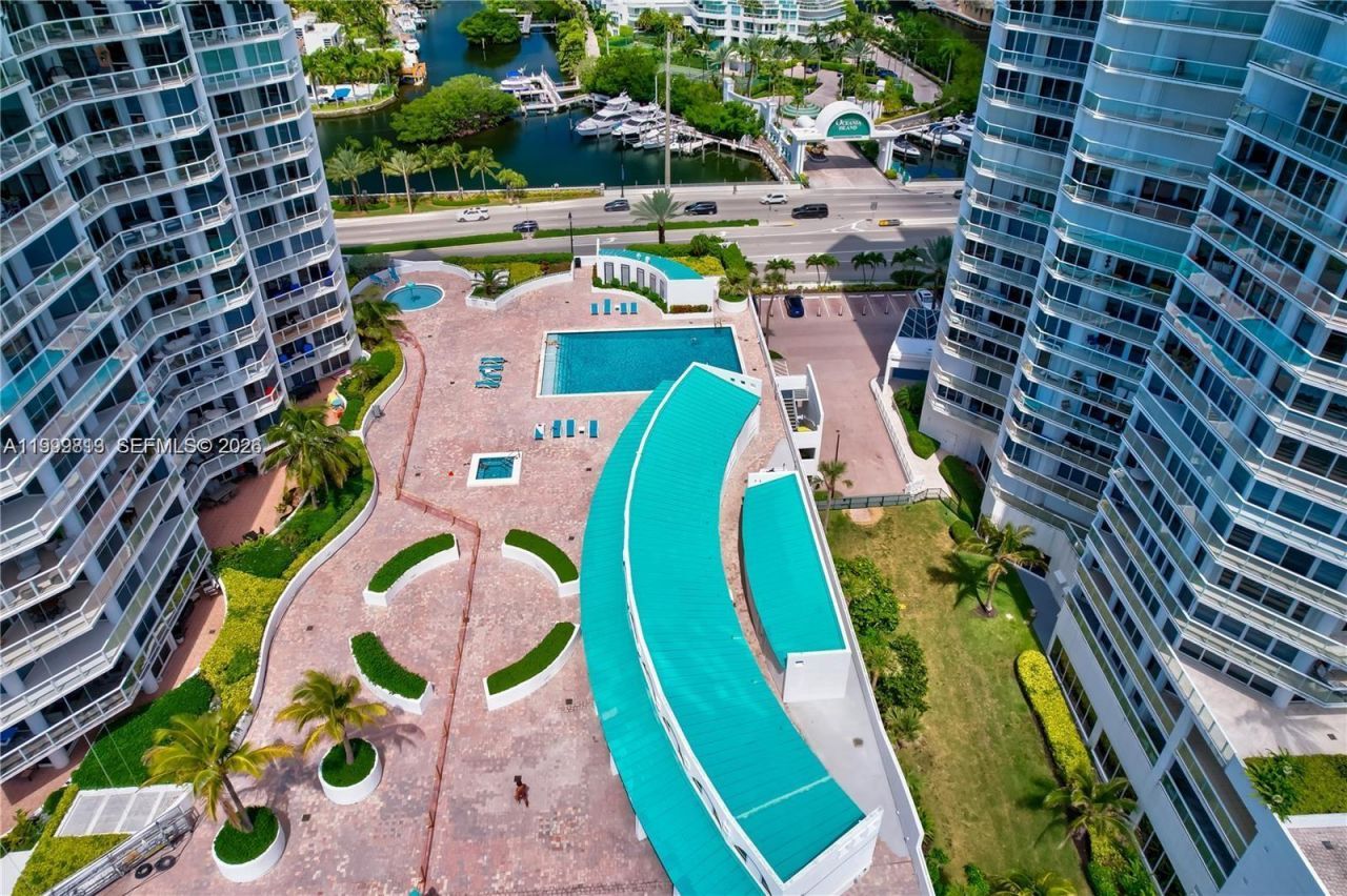 16425 Collins Ave, Unit 1612, Sunny Isles Beach, FL 33160 Photo
