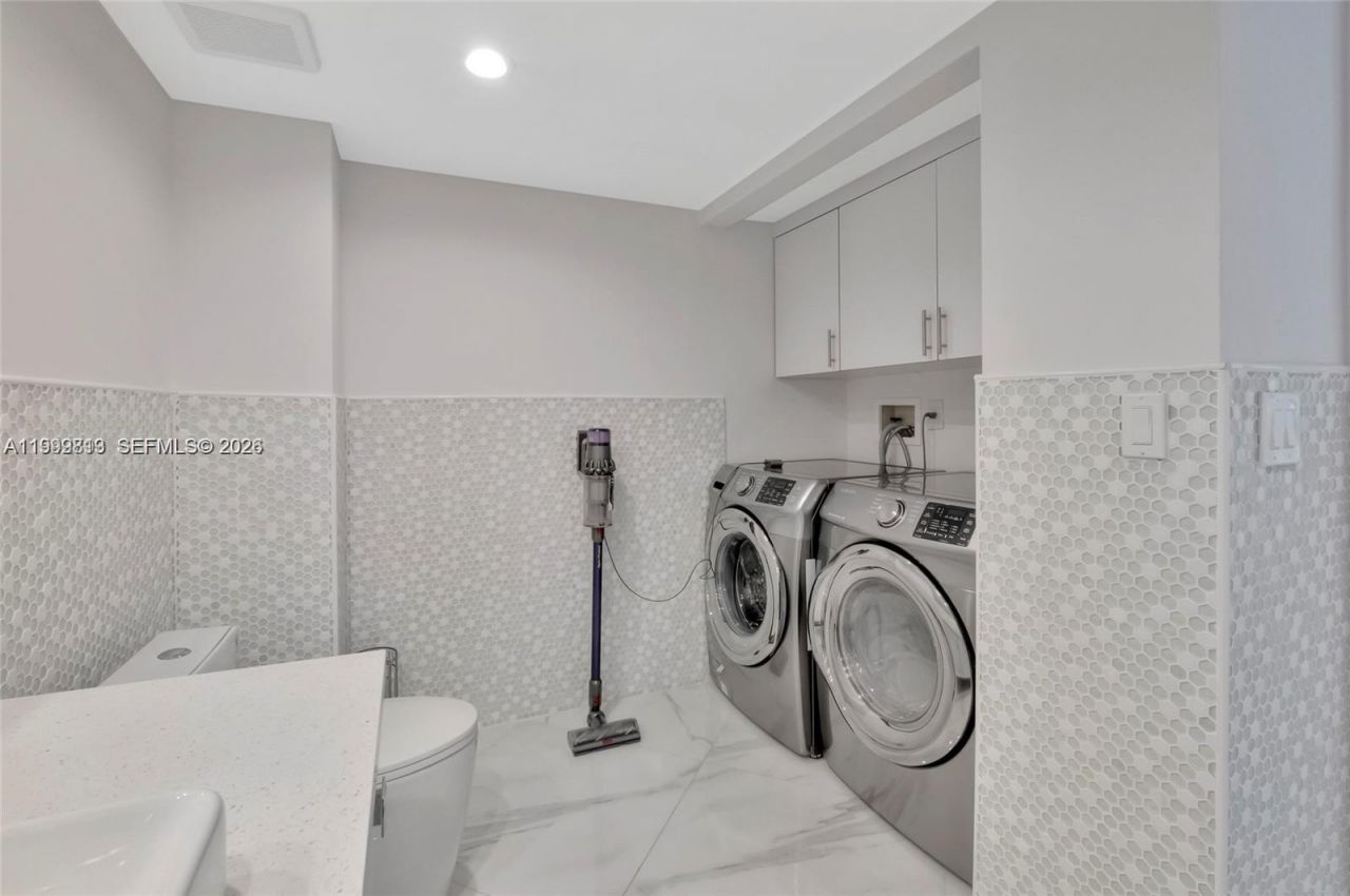 16425 Collins Ave, Unit 1612, Sunny Isles Beach, FL 33160 Photo