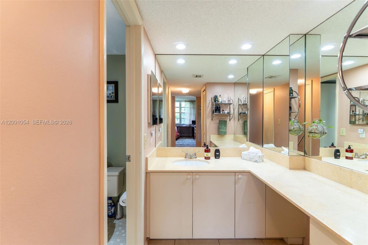 4221 W Palm Aire Dr, Unit 203, Pompano Beach, FL 33069 Photo