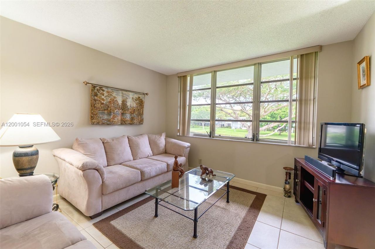 4221 W Palm Aire Dr, Unit 203, Pompano Beach, FL 33069 Photo