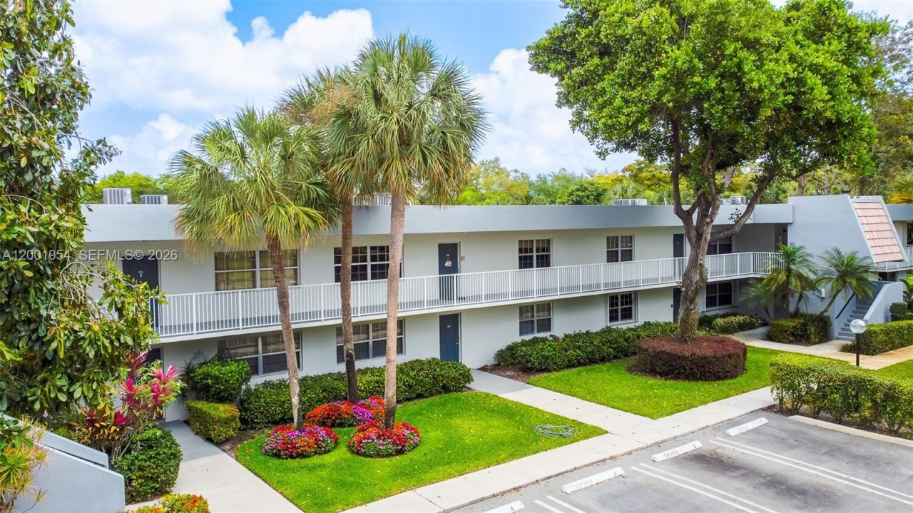 4221 W Palm Aire Dr, Unit 203, Pompano Beach, FL 33069 Photo