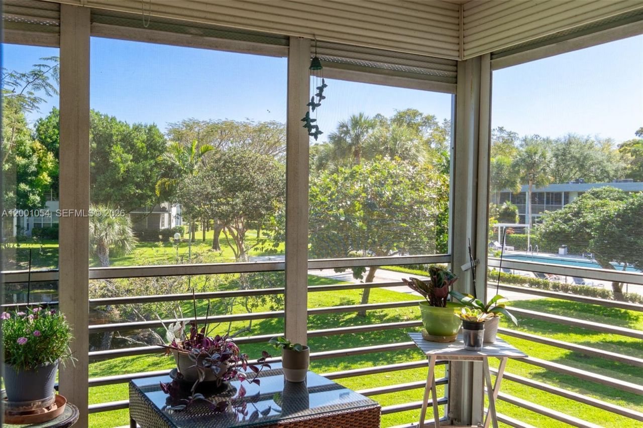 4221 W Palm Aire Dr, Unit 203, Pompano Beach, FL 33069 Photo