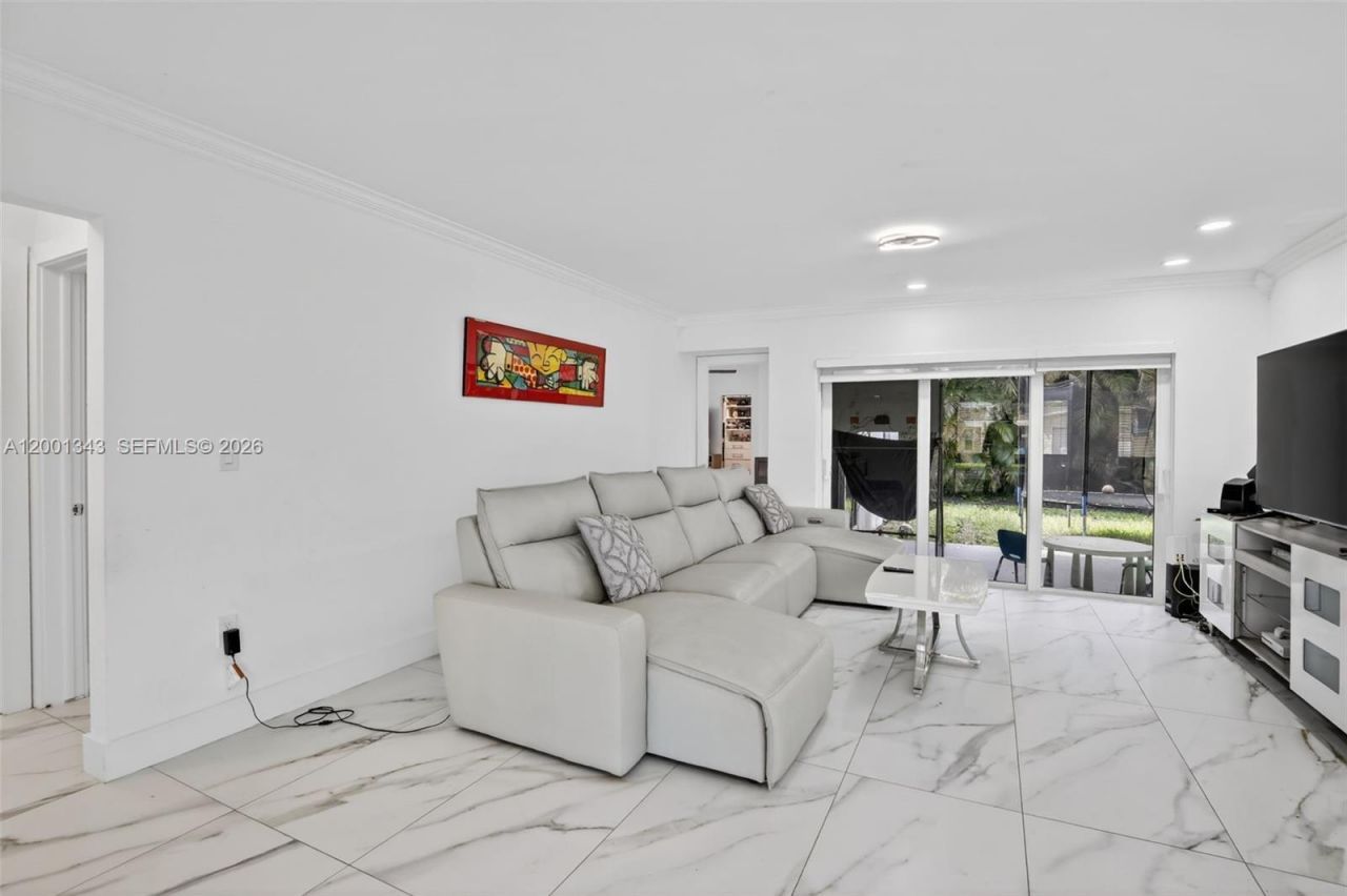 9280 SW 55th Ct, Cooper City, FL 33328 Photo