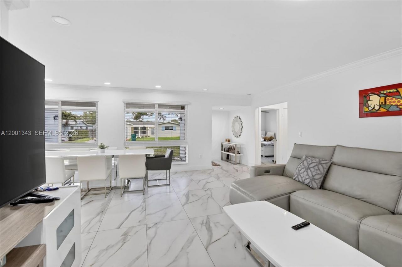 9280 SW 55th Ct, Cooper City, FL 33328 Photo