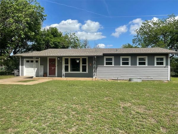 209 Pennsylvania Avenue, Graham, TX 76450