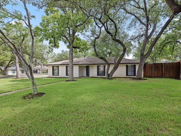 9201 Robins Nest LN, Austin, TX 78729