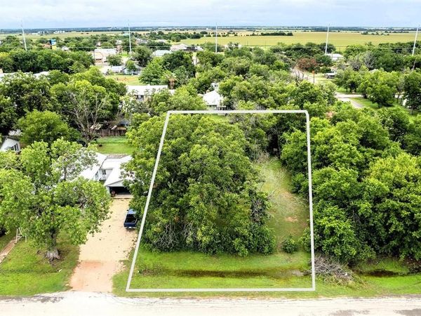 218 SE Front ST, Bartlett, TX 76511