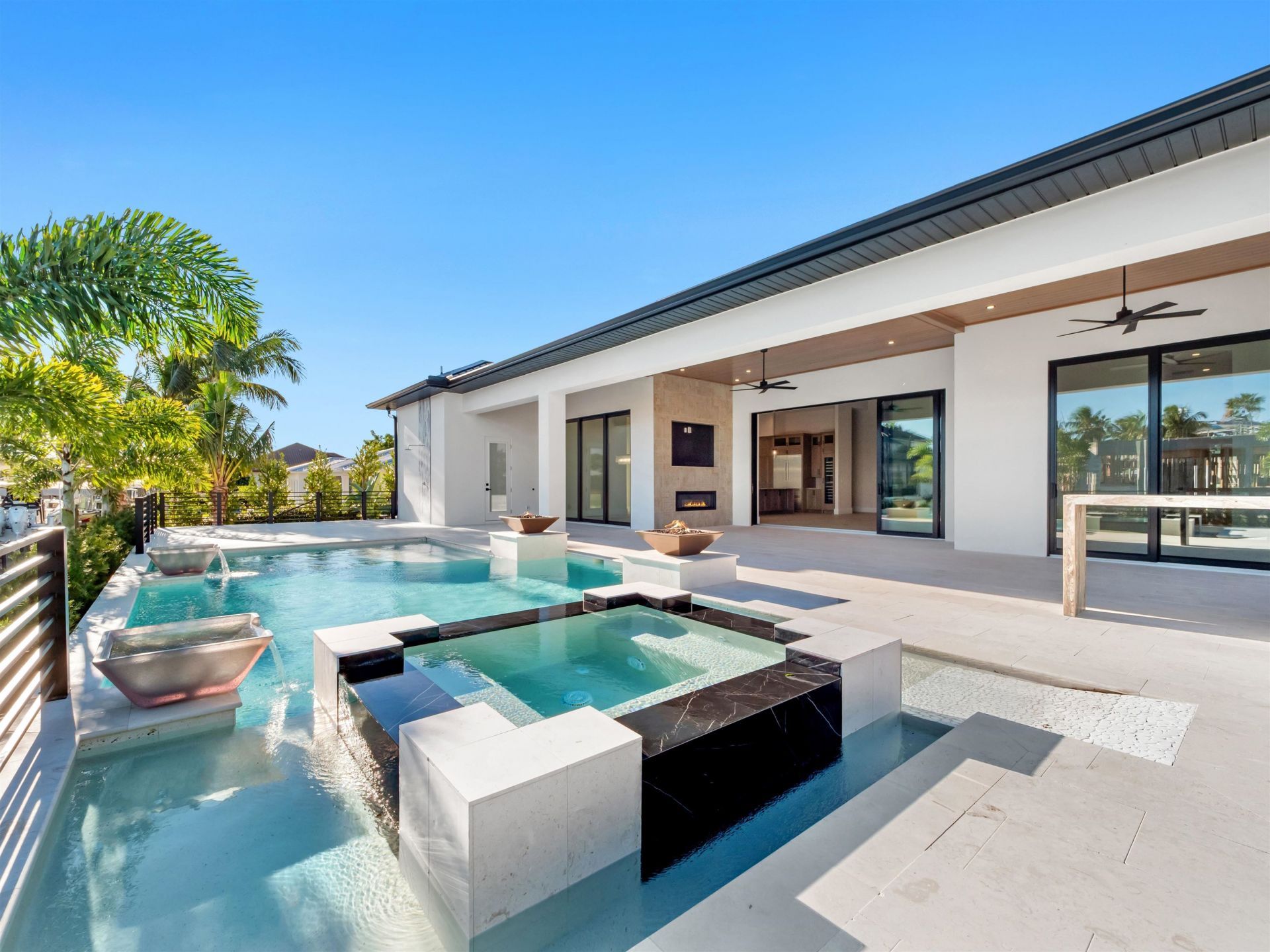 111 Montrose Dr, Fort Myers, FL 33919 Photo