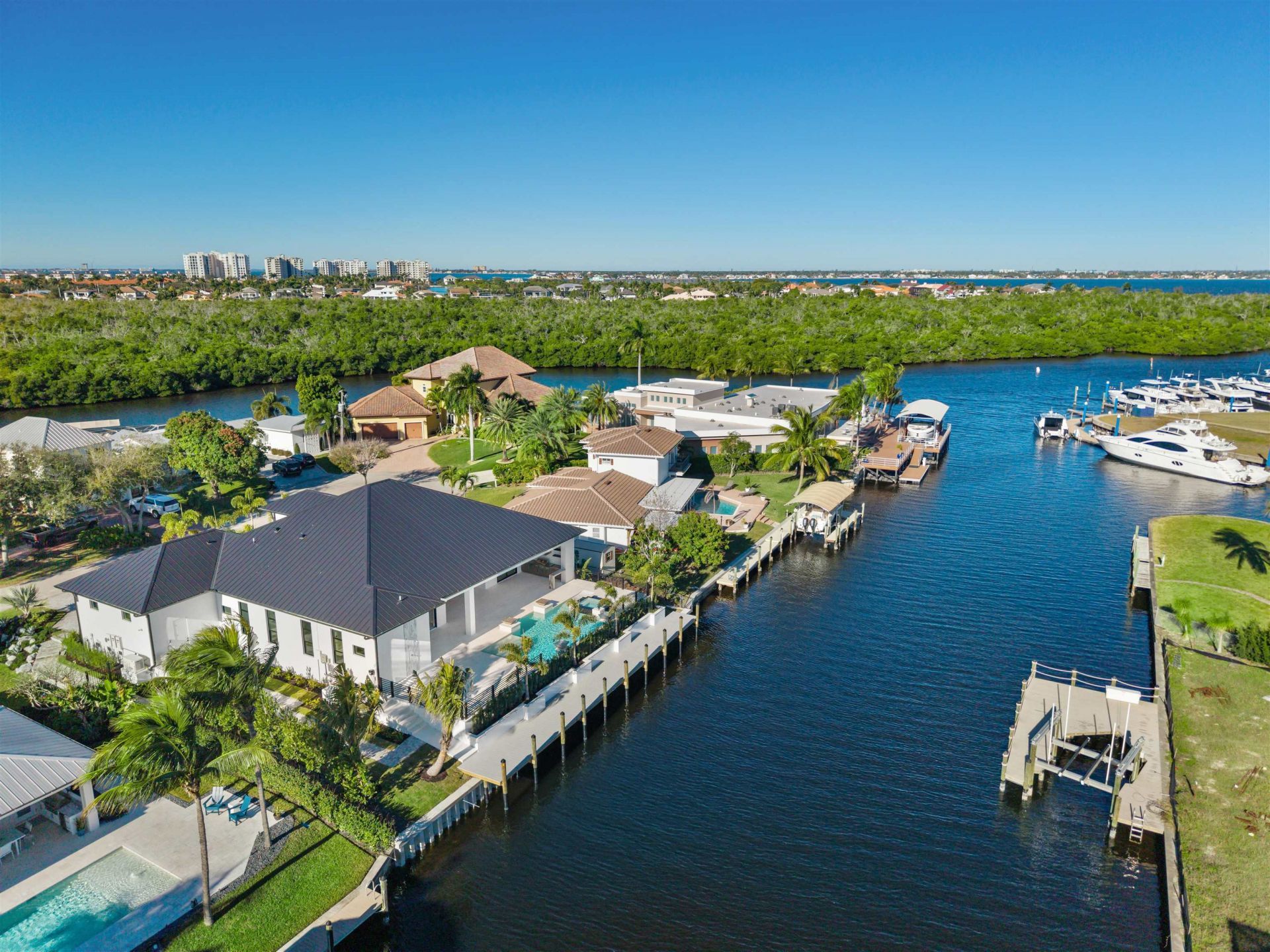 111 Montrose Dr, Fort Myers, FL 33919 Photo