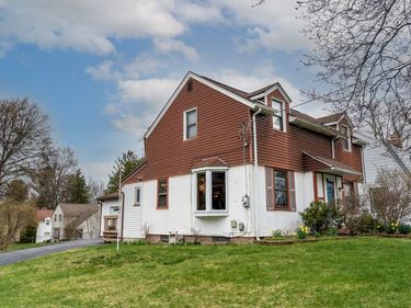 1712 Blossom Road , Rochester, NY 14610