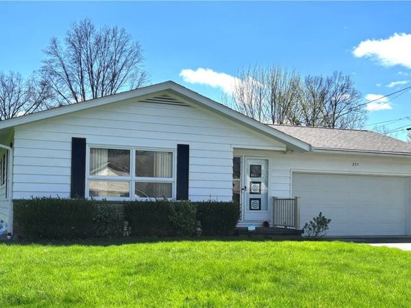 225 6th Street, Columbiana, OH 44408