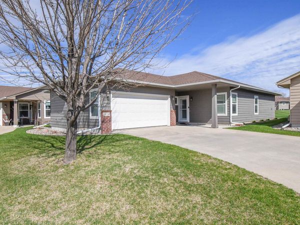 3120 S Sandlot Ave, Sioux Falls, SD 57110
