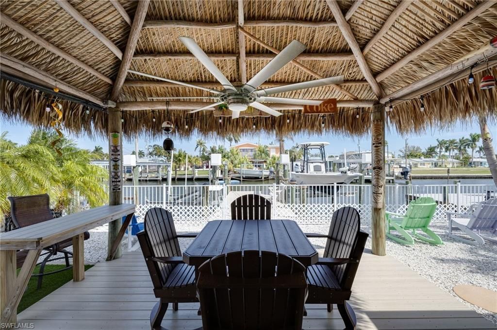 2639 Bridgeview St , Matlacha, FL 33993 Photo