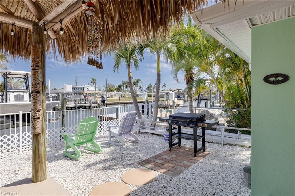 2639 Bridgeview St, Matlacha, FL 33993 Photo