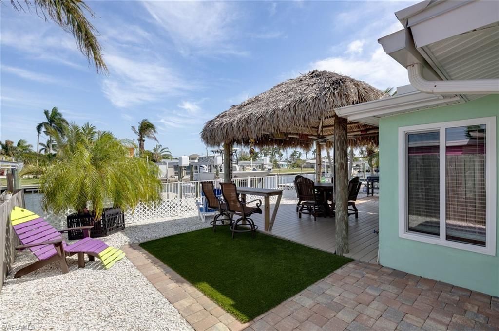 2639 Bridgeview St, Matlacha, FL 33993 Photo