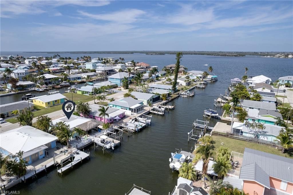 2639 Bridgeview St , Matlacha, FL 33993 Photo