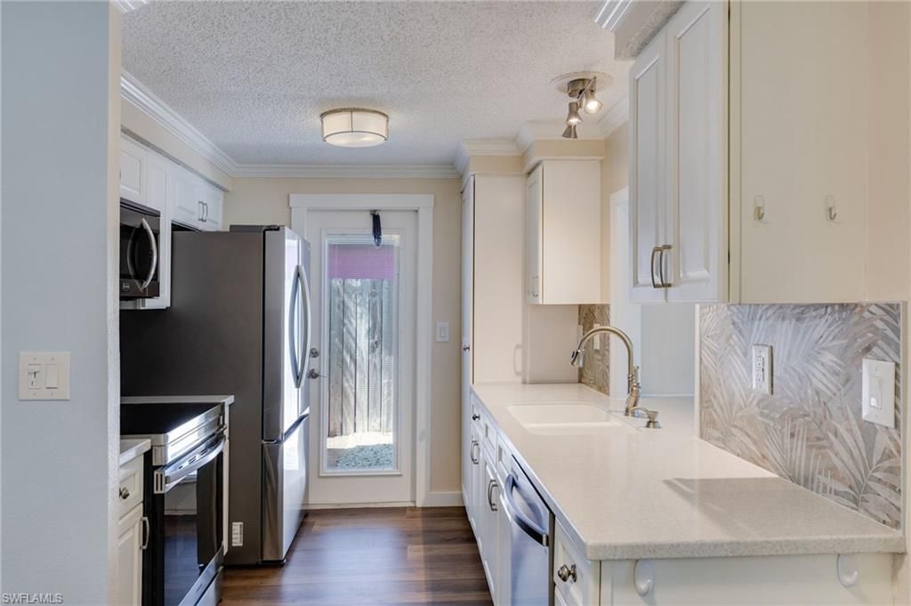 2639 Bridgeview St , Matlacha, FL 33993 Photo