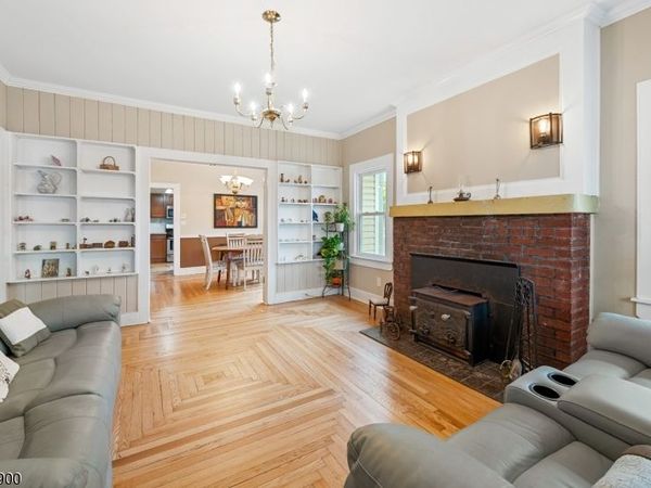 9 Bissell St, Mine Hill, NJ 07803