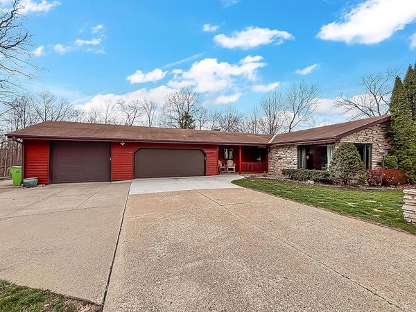 28808 Grove LANE, Waterford, WI 53185
