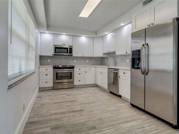 625 Oaks Drive, Unit 1007, Pompano Beach, FL 33069