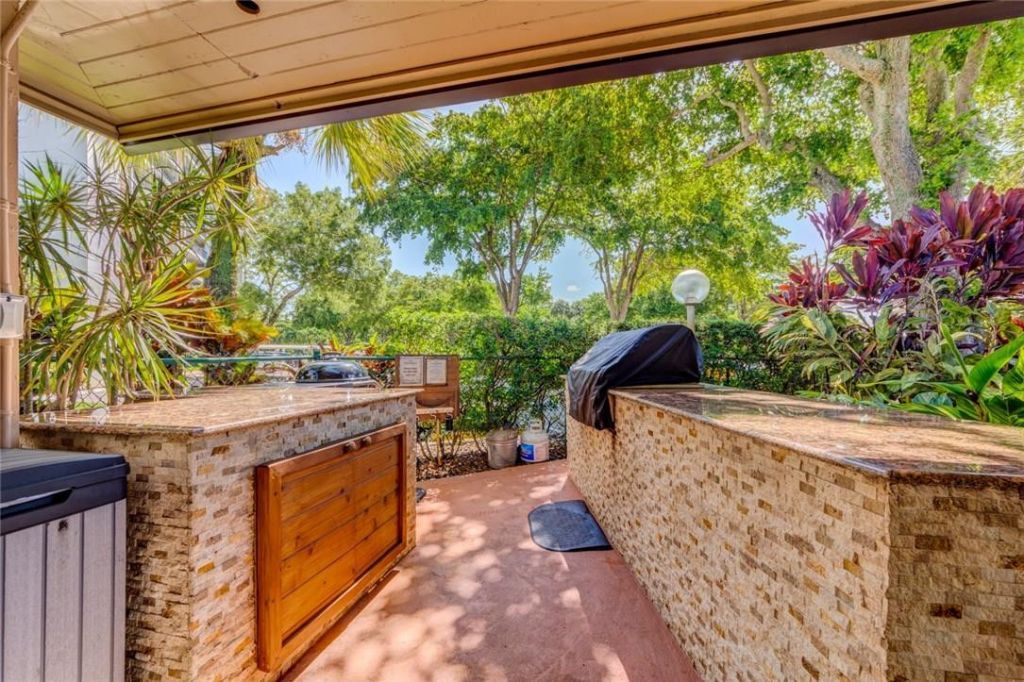 625 Oaks Drive, Unit 1007, Pompano Beach, FL 33069 Photo