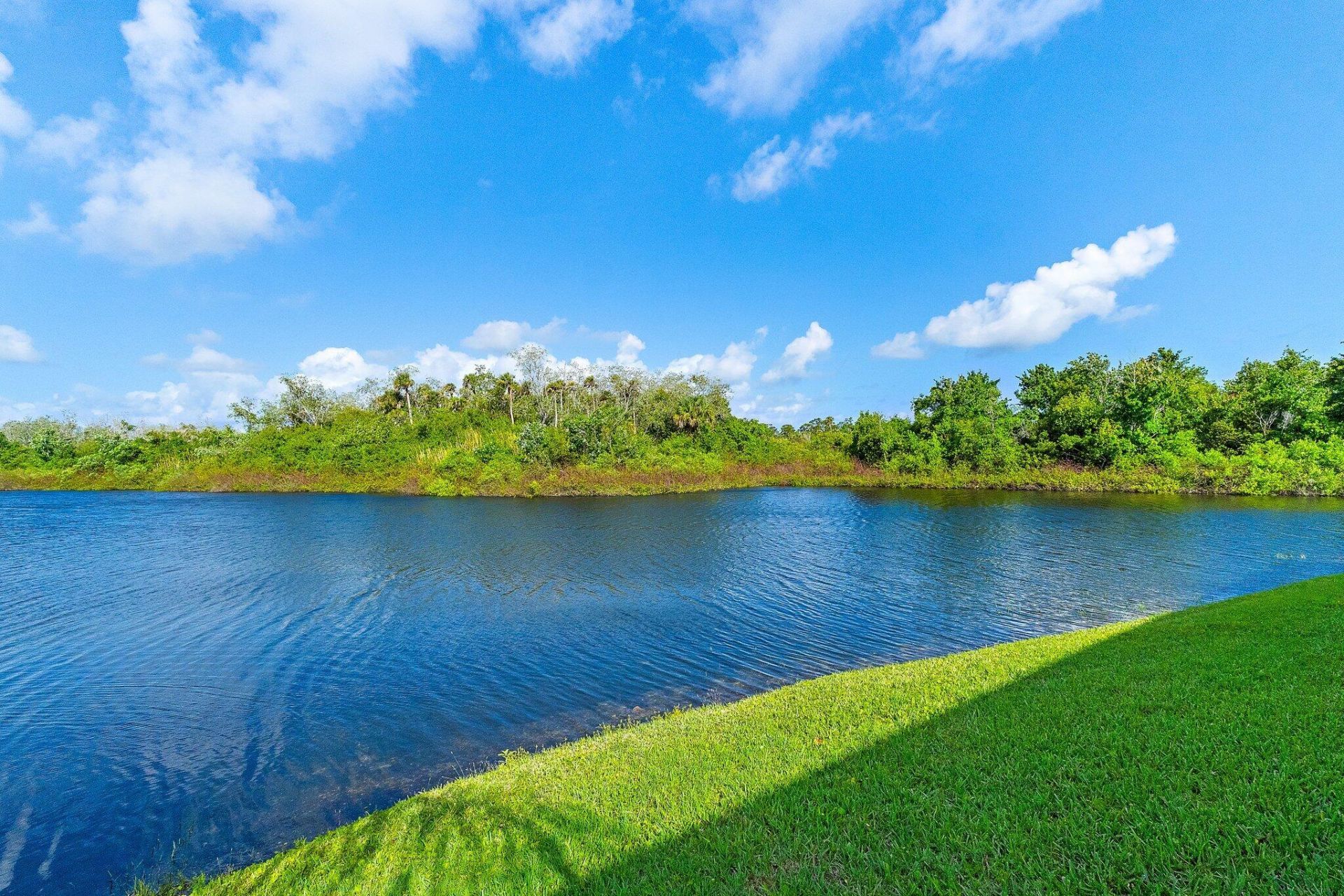 671 SW South River Drive, Unit 105, Stuart, FL 34997 Photo