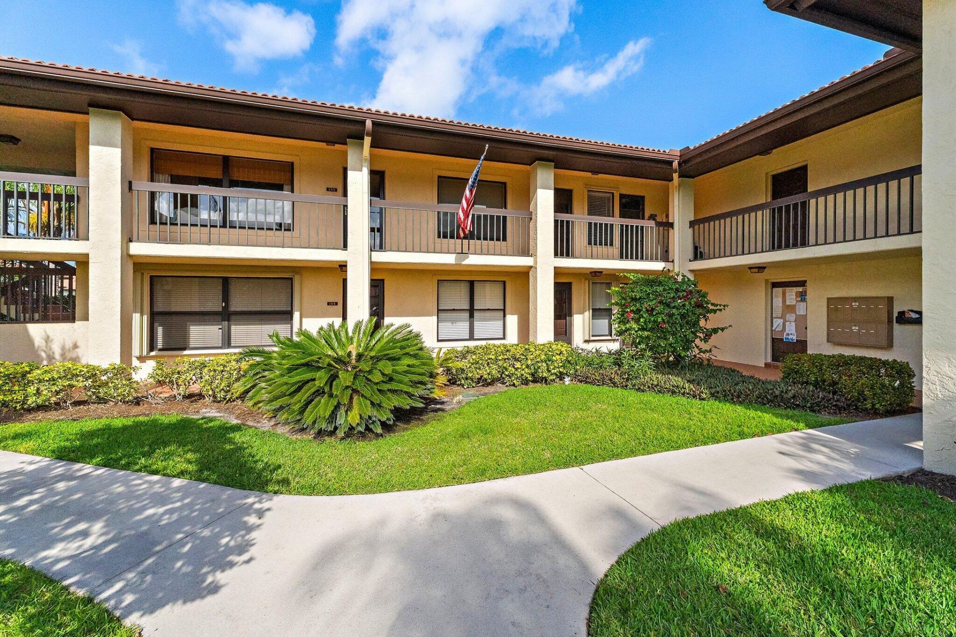 671 SW South River Drive, Unit 105, Stuart, FL 34997 Photo
